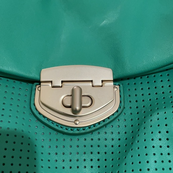 Banana Republic soft leather green purse - Picture 2 of 6